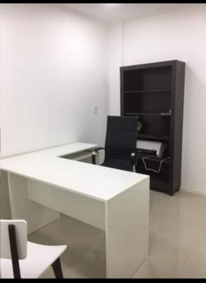 Oportunidad ! Local Comercial en excelente zona Permuta por depto menor valor.