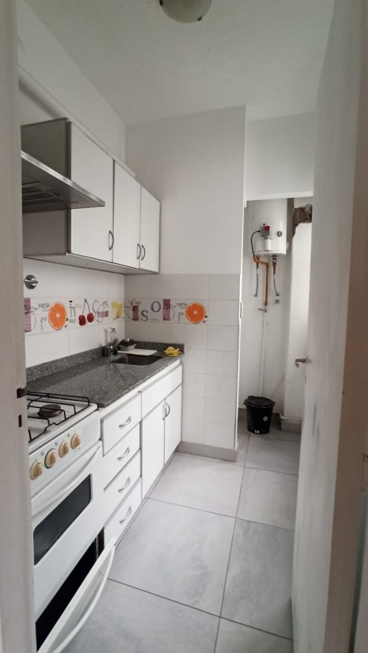 Departamento 2 ambientes zona centro. U$s 50.000 libres de gastos.