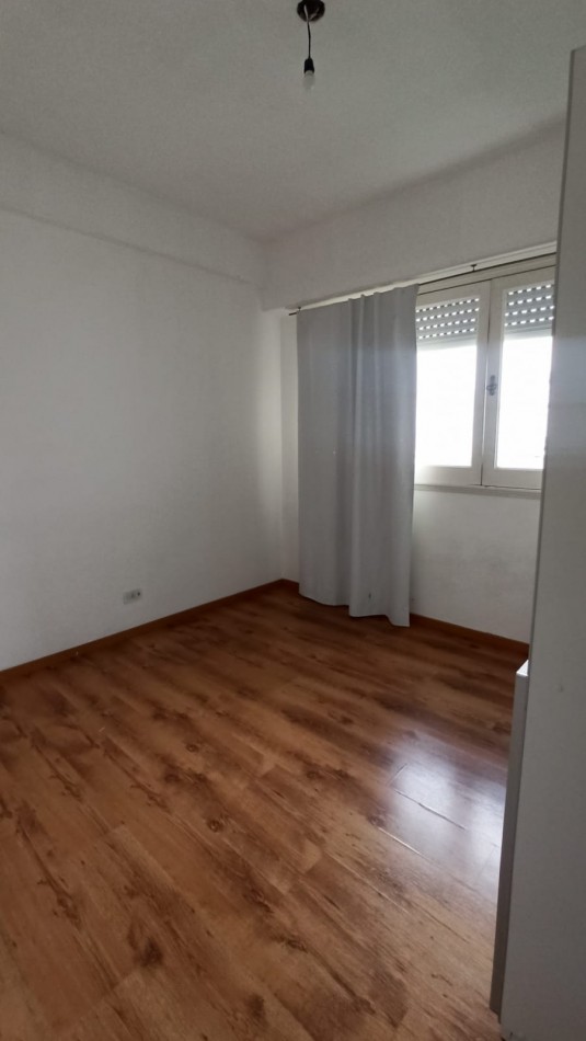 Departamento 2 ambientes zona centro. U$s 50.000 libres de gastos.