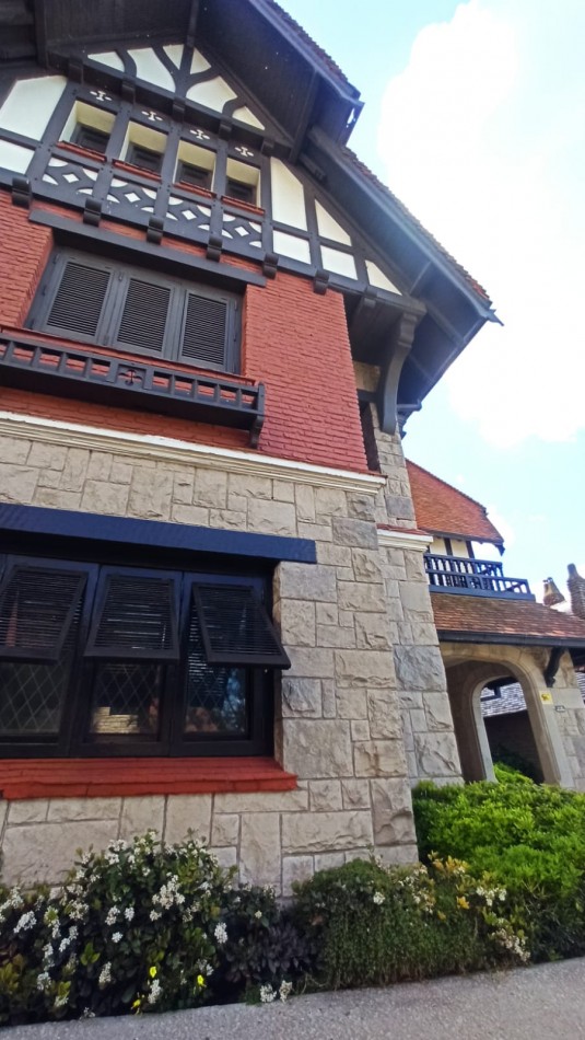 Chalet Historico Mar del Plata , frente al Mar Alquiler Temporada 2024