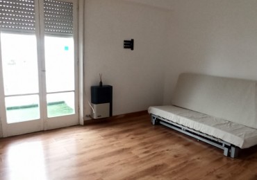 Departamento 2 ambientes zona centro. U$s 50.000 libres de gastos.